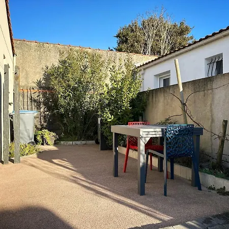 Petite Dependance Au Calme - Jardin Partage Et Prive Holiday home *
