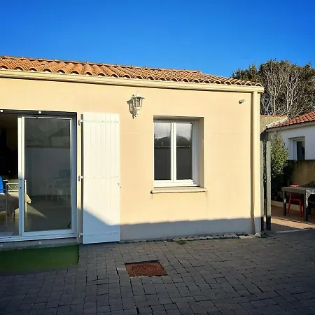 Holiday home Petite Dependance Au Calme - Jardin Partage Et Prive *